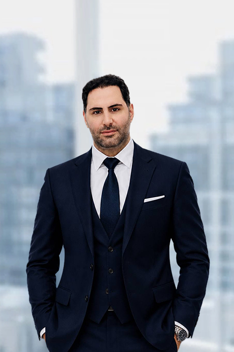 Bahman "Ben" Azimi — Fundador y abogado principal, Azimi Law Toronto